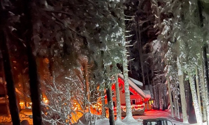 Roslyn Ridge Ski Chalet | WELCOME TO OUR MOUNTAIN PARADISE in Pineloch Sun above Lake Cle Elum.