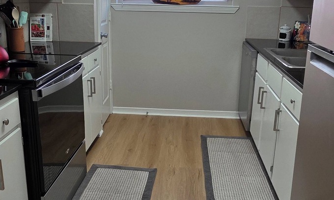 Gonzales Condo | Welcome to the Little Crawfish - 2BR/1.5BA -SUPER CLEAN Condo in Gonzales LA