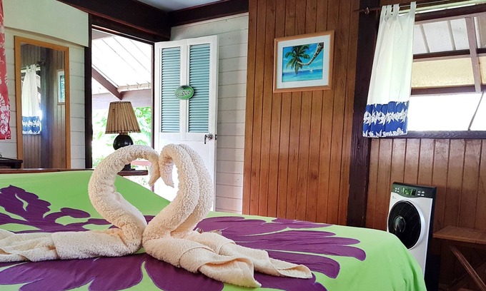 Teahupoo House | Welcome to the three waterfalls, alone, with friends, as a couple or as a family