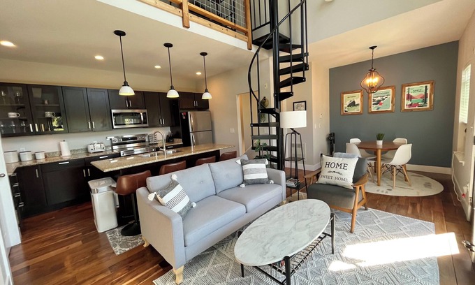 Ravenna House | Welcome to The Yeti Hut!