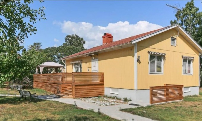 Borgholm Apartment | Welcome to this comfortable apartment with proximity to the sea.