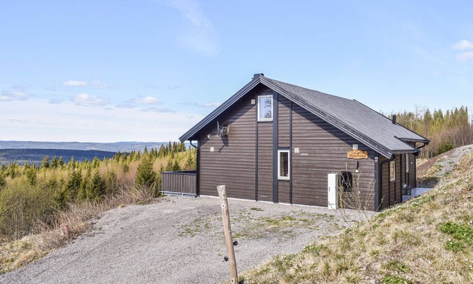 Sndre Land House | Welcome to this cozy cottage with views of Norefjell.