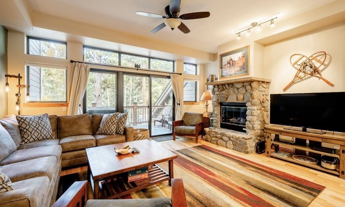 Warrior's Mark House | Welcome to your ideal mountain retreat! Village Point 101 is beautifully decorat