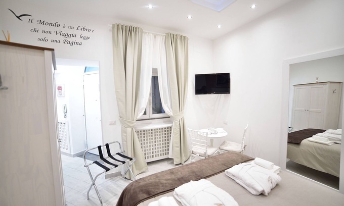 Monte di Pieta Apartment | Welcoming apartment Volturno In the center of Palermo