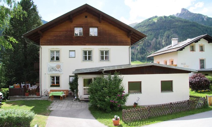 Glor House | well-dorado