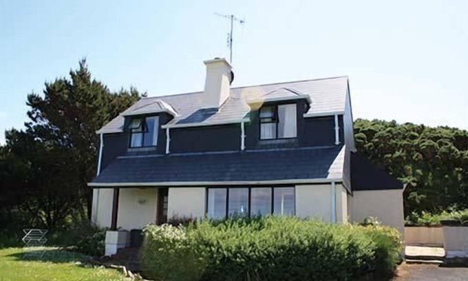 Renvyle Apartment | Well equipped house with use of hotel facilities