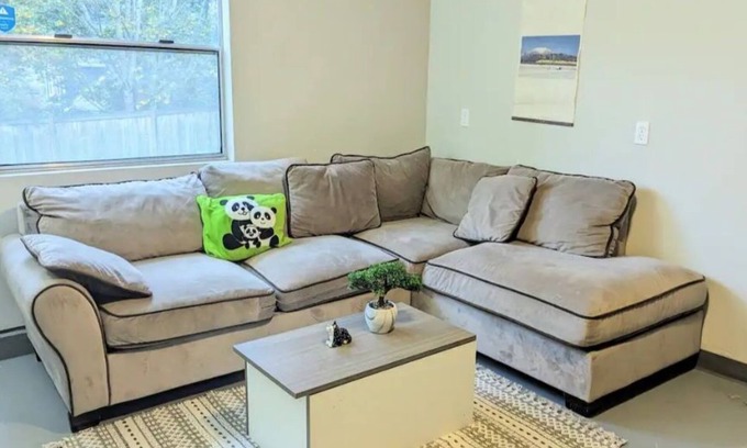 West Bellevue Apartment | West Bellevue Private Suite with own entrance
