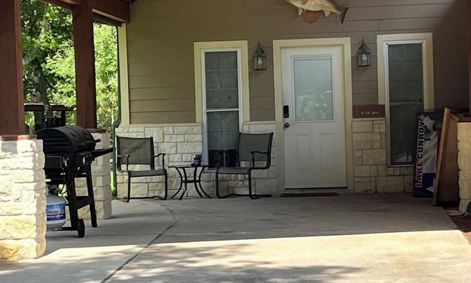 Montgomery House | West Wing at the Manor w/Swimming Pond & Sand Volleyball Access
