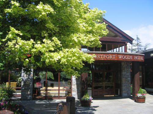 Westport Hotel | Westport Woods Hotel & Spa