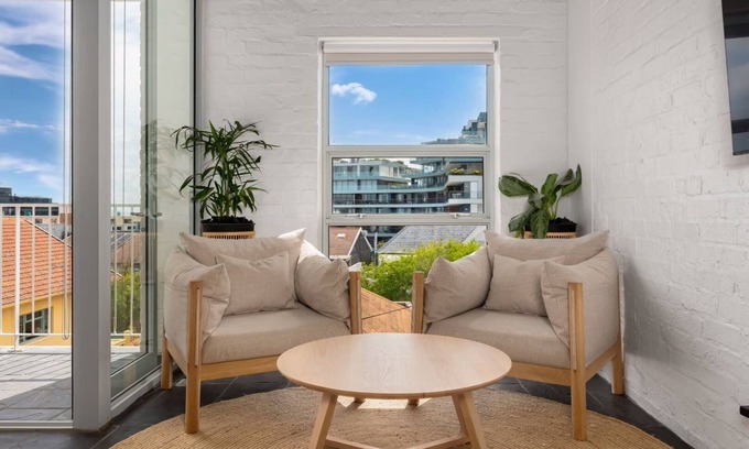 Sea Point Apartment | Westwind Light & Bright Luxury Apartment