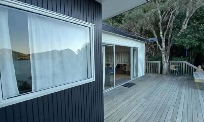 Port Charles House | Whare Rawhiti ~ Port Charles - Spectacular views