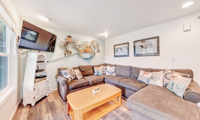 Sandpiper Village Cabin | Whimsical Oceanview Home with Private Hot Tub & Nearby Beach Access - Dogs OK