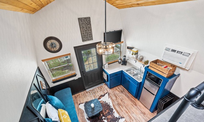 Alvarado Cottage | Whimsical Tiny Home Cottage with hot tub, fire pit and grill!