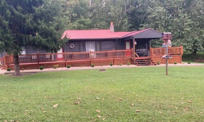 Stockdale House | Whiskey Rock Lodge- Hot Tub -sleeps up to 14