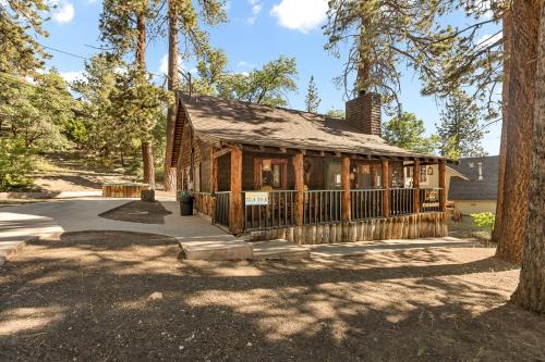 Big Bear Lake House | Whispering Pines - Walk to Bear Mountain