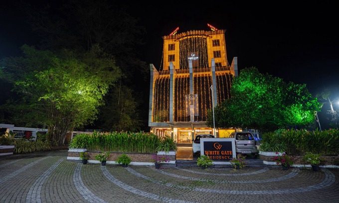 Vaikom Hotel | White Gate Residency
