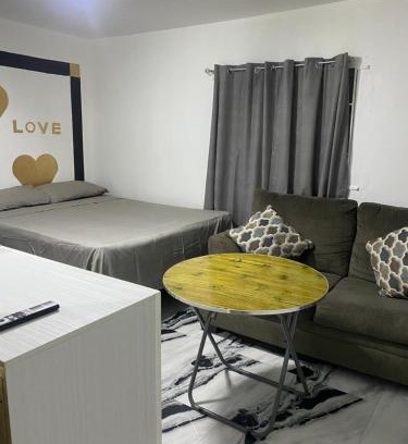 Spanish Town House | White Room Sparks