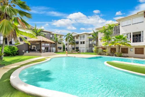 Manoora Apartment | Whitfield Waters - Resort Living for Families