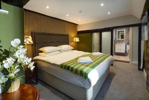 Bletchingley Hotel | Whyte Harte Hotel