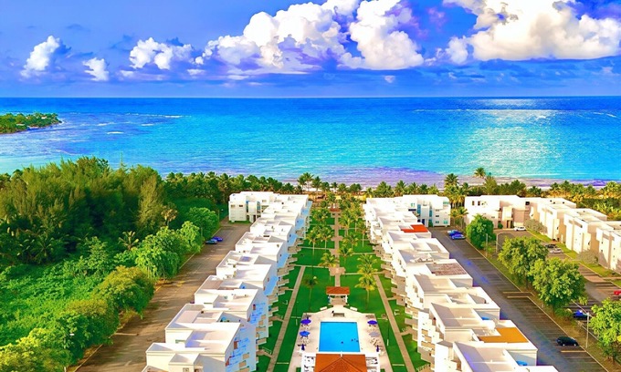 Zarzal Apartment | Wide Secluded Beach. Pool. Rainforest. Bio Bay. Golf. Gated. No Cleaning Fee.
