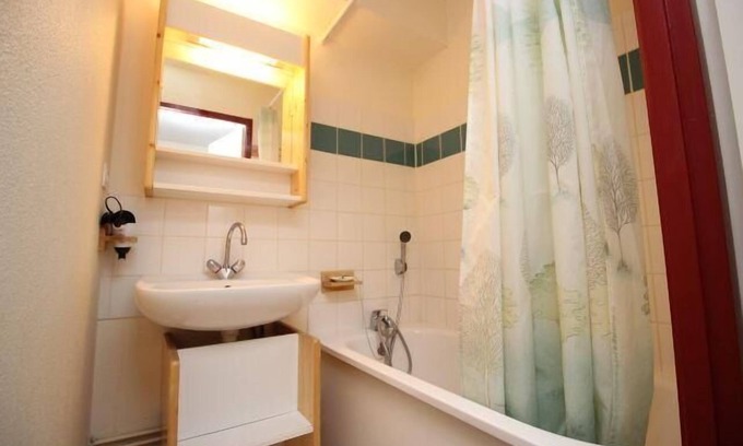 Valfrejus Apartment | Wifi, 150m from ski slopes, 4th floor, view mountain, balcony, tv, ski locker, 36m², Valfréjus