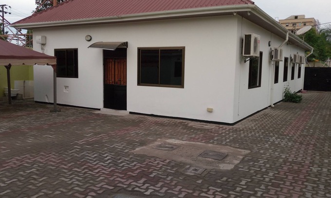 Dar es Salaam House | WIFI, AC, WASHING MACHINE, SECURITY GUARD, PARKING AND TV