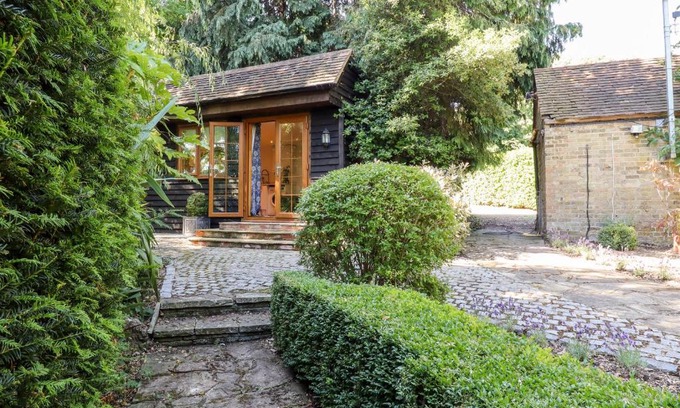 Dartford House | Willow Cottage