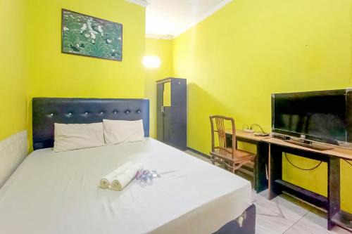 Sragen Hotel | WILUDJENG Guest House near Alun Alun Sragen Mitra RedDoorz