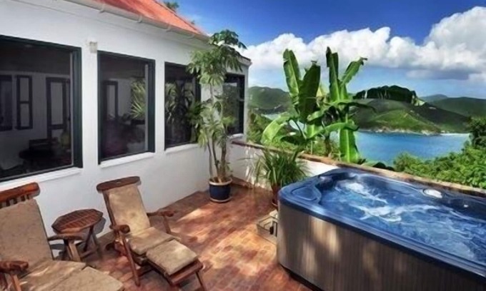 Estate Calabash Boom Villa | Windwardside: Quiet, Great View, Hot Tub, elegantly appointed, lush gardens