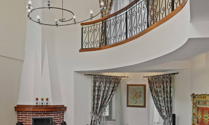 Poiana Tapului Villa | Wine Cellar Villa with Beautiful Garden in Sinaia - Busteni