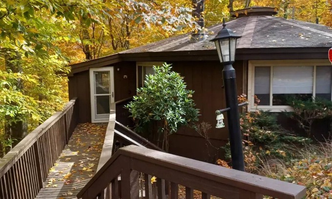 Beech Mountain Cabin | Winter is here! We are very close to the slopes.
