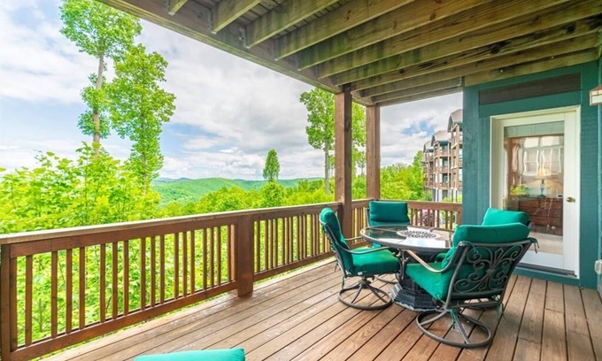 Banner Elk Condo | Wintergreens R211- 15% DISCOUNT for reservations before June 1st, Mountain Condo, Mountain View, .