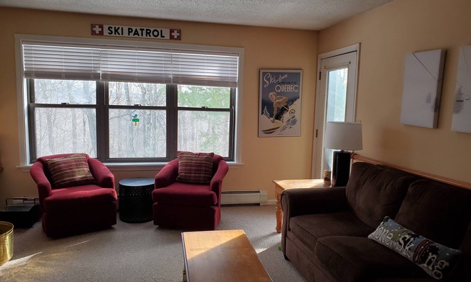 Ludlow Condo | Winterplace E building - top of the Quad