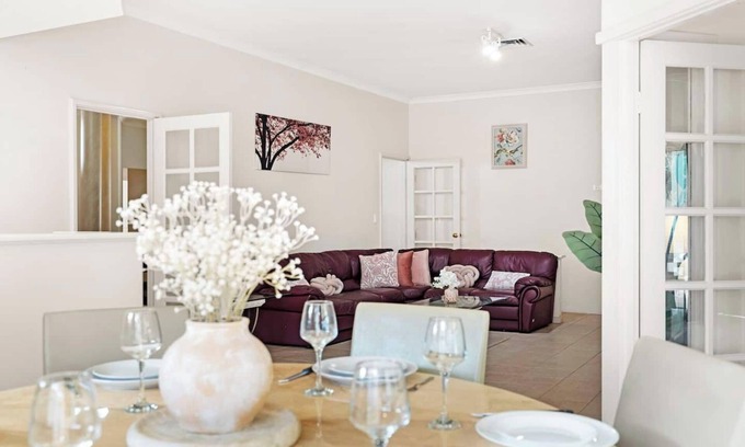 Winthrop House | Winthrop Mansion - 5 Bed, 3 Bath, Pool Table, BBQ