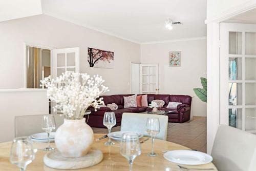 Winthrop House | Winthrop Mansion - 5 Bed, 3 Bath, Pool Table, Bbq