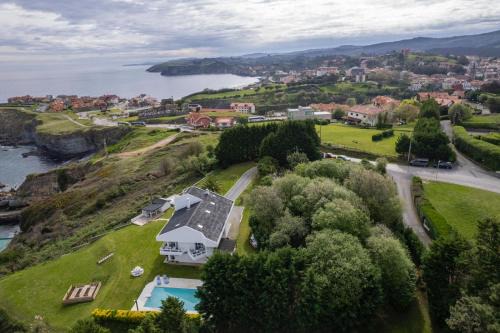 Comillas Villa | Wishome - Impresionante villa sobre el mar en el mismo Comillas