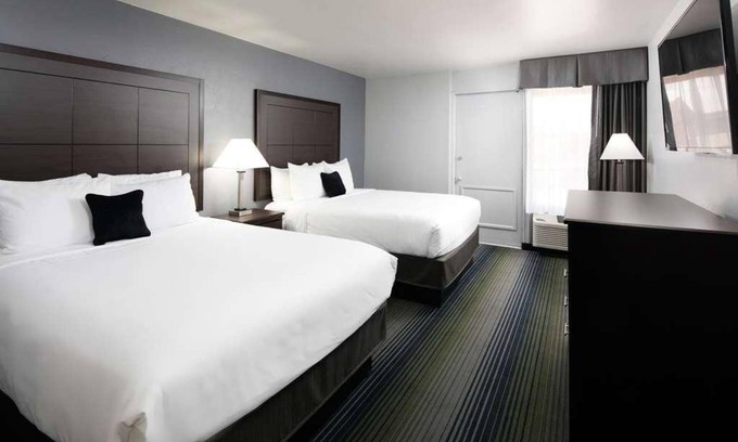 Downtown Tucson Hotel | Within walking distance of Tucson Museum of Art! With Pool Access & Free Parking