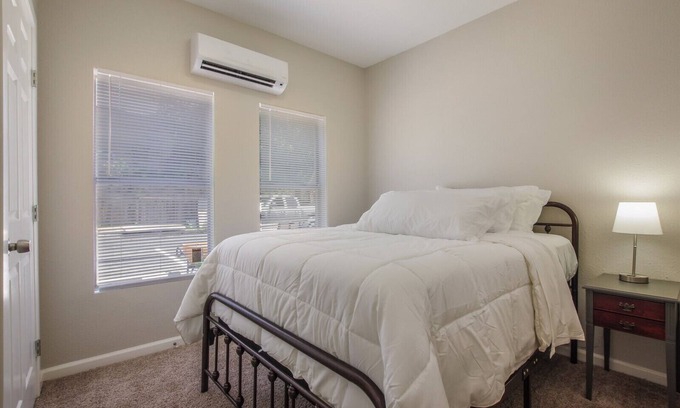 Beacon Hill Condo | WL1 Mins to Downtown! SA Top Attractions 2BR 1B