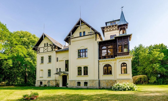 Ternitz Villa | Wohnen wie im 19. Jahrhundert