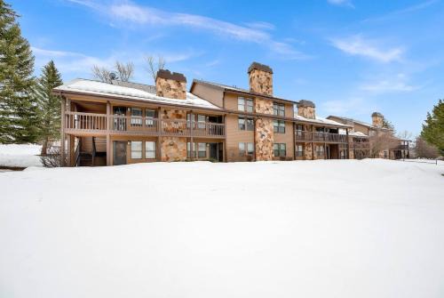 Wolf Creek Apartment | Wolf Creek Lodge Condo in Eden, UT - Relaxing Mountain Retreat