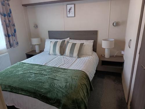 Widemouth Bay Ski Chalet | Wombats Burrow 20 Duck pool Hedlywood