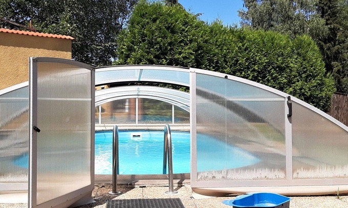 Stare Buky House | Wonderful private villa for 10 people with WIFI, hot tub, private pool, TV, terrace and pets all.