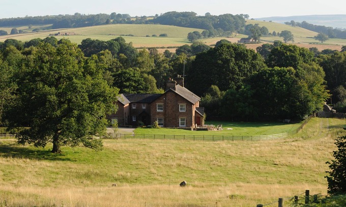 Penrith House | Wonderful 7 Bedroom Detached House and large gardens in Cumbria's Garden of Eden