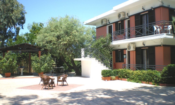 Molos Villa | Wonderful Apts X 4 in an amazing environment by the sandy beach in Corfu