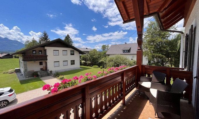 Augsdorf House | Wonderful private villa for 6 guests with WIFI, TV and patio
