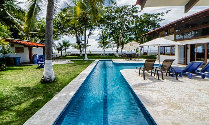 Cerro Plano House | Wonderful beachfront property with pool, patio, & beach gear - snowbirds welcome