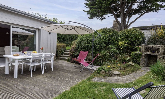 Creances House | Wonderful private villa for 2 guests with WIFI and pets allowed