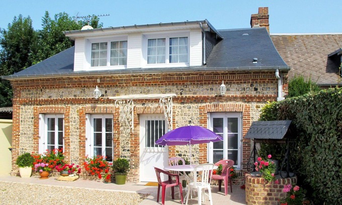 Saint-Pierre-en-Port House | Wonderful private villa for 4 guests with TV
