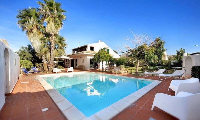 Marina di Ragusa Villa | Wonderful private villa for 7 guests with private pool, A/C, WIFI and TV