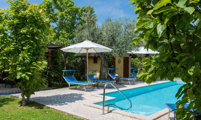 Fara in Sabina House | Wonderful private villa for 6 guests with private pool, WIFI, A/C, TV and patio